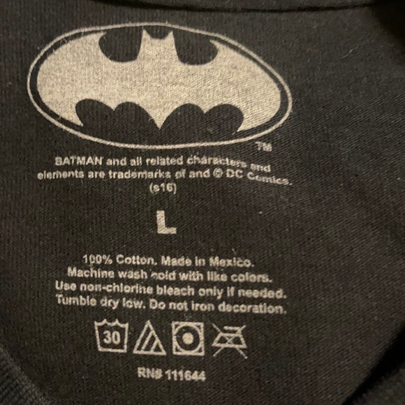 LICENSED DC COMICS HARLEY QUINN SMOKING GUN WILD CARD LARGE MEN’S T-SHIRT NWOT - Picture 6 of 7